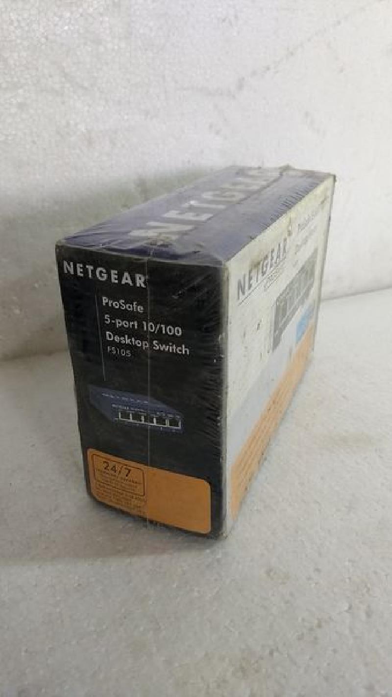 Netgear Prosafe 5-Port 10/100 Desktop Switch FS105