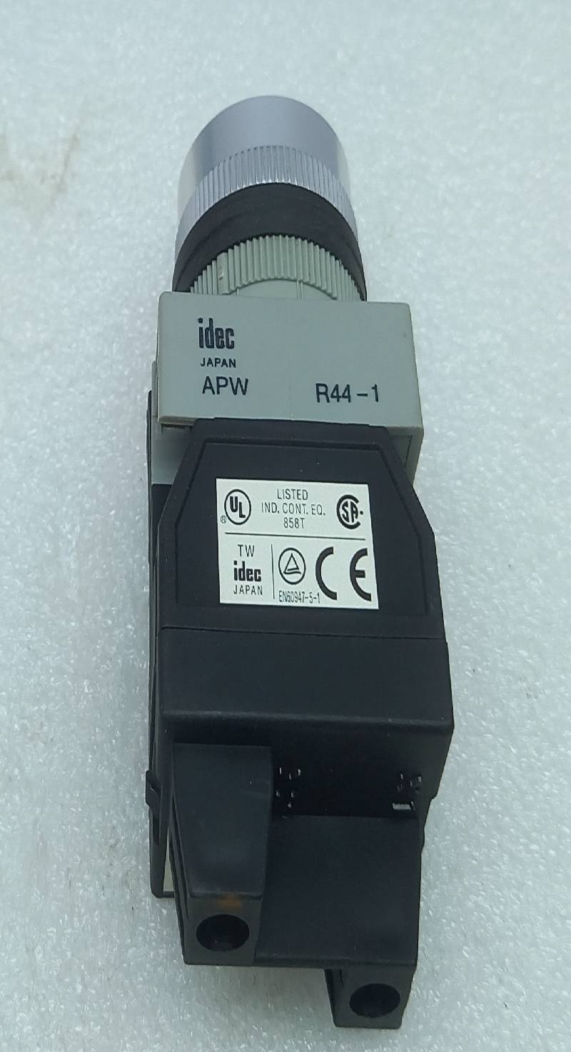 Idec R44-1 Push Button 100/110V 50/60Hz