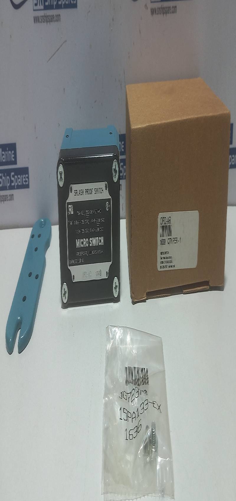 Honeywell MICRO SWITCH OPD-AR 1639 Splash Proof Switch 10A-125 Or 250 VAC