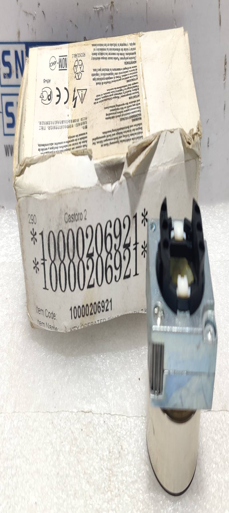 Siemens 3SB3 500-4AD01 Key Operated Switch With 2Keys 2Pos 3SB35004AD01 