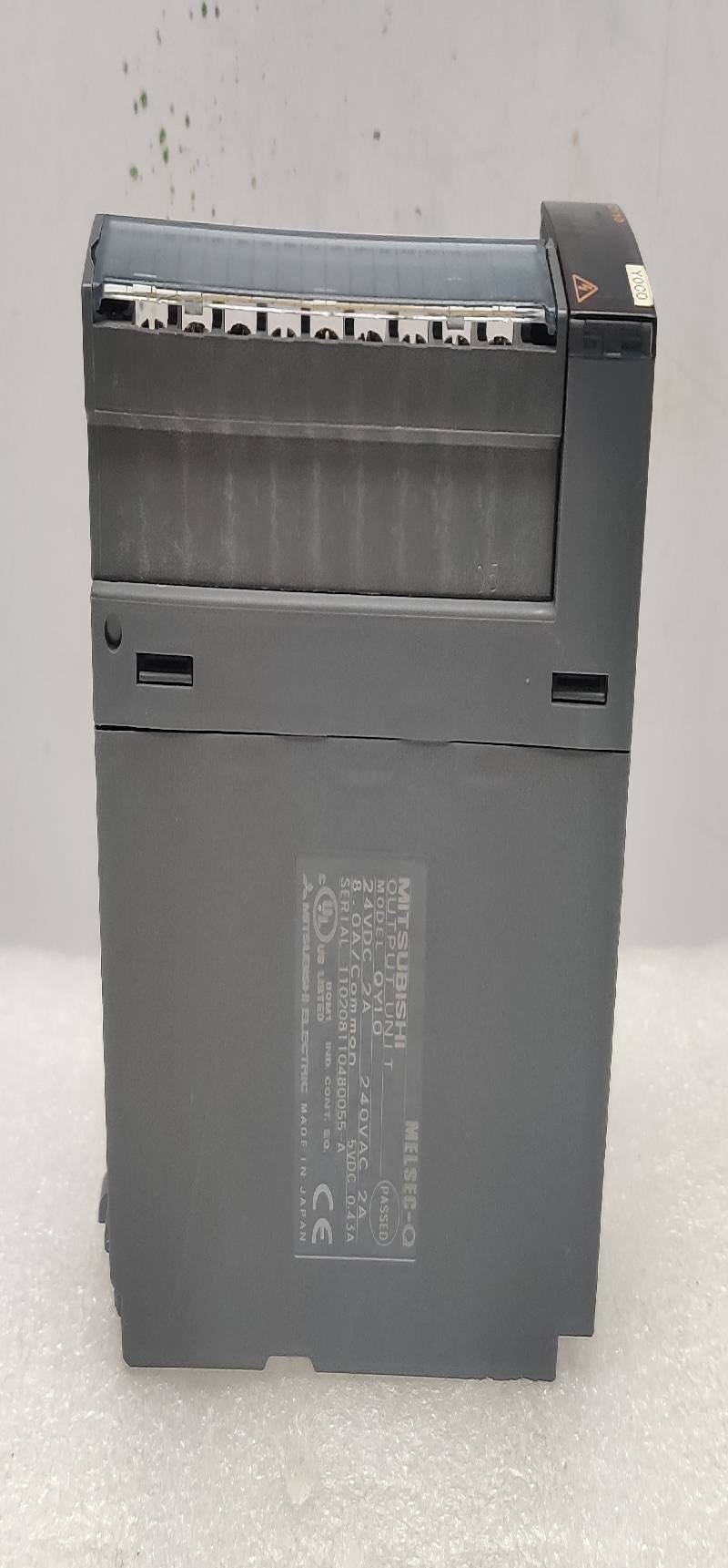 Mitsubishi Model:QY10 Output Unit 24VDC 2A 240VAC 2A 8.0A/Common 5VDC 0.43A