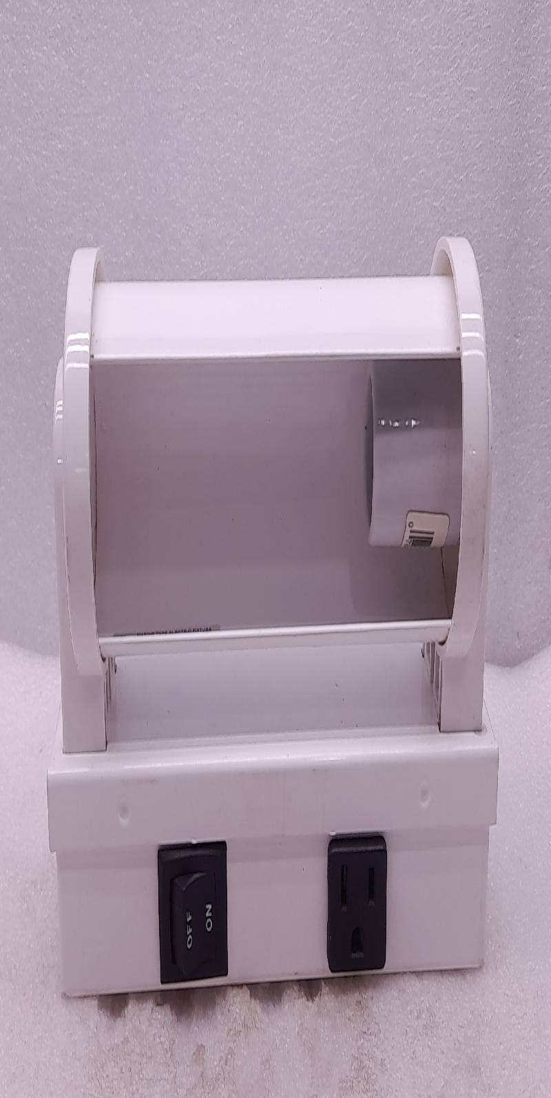 Cooper Crouse-Hinds 1060A Interior Bunk Light 250V 60W