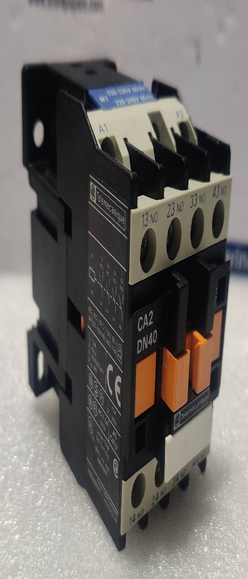 Telemecanique CA2DN40M7 Control Relay 220-230V 50Hz 200-240V 60Hz CA2DN40