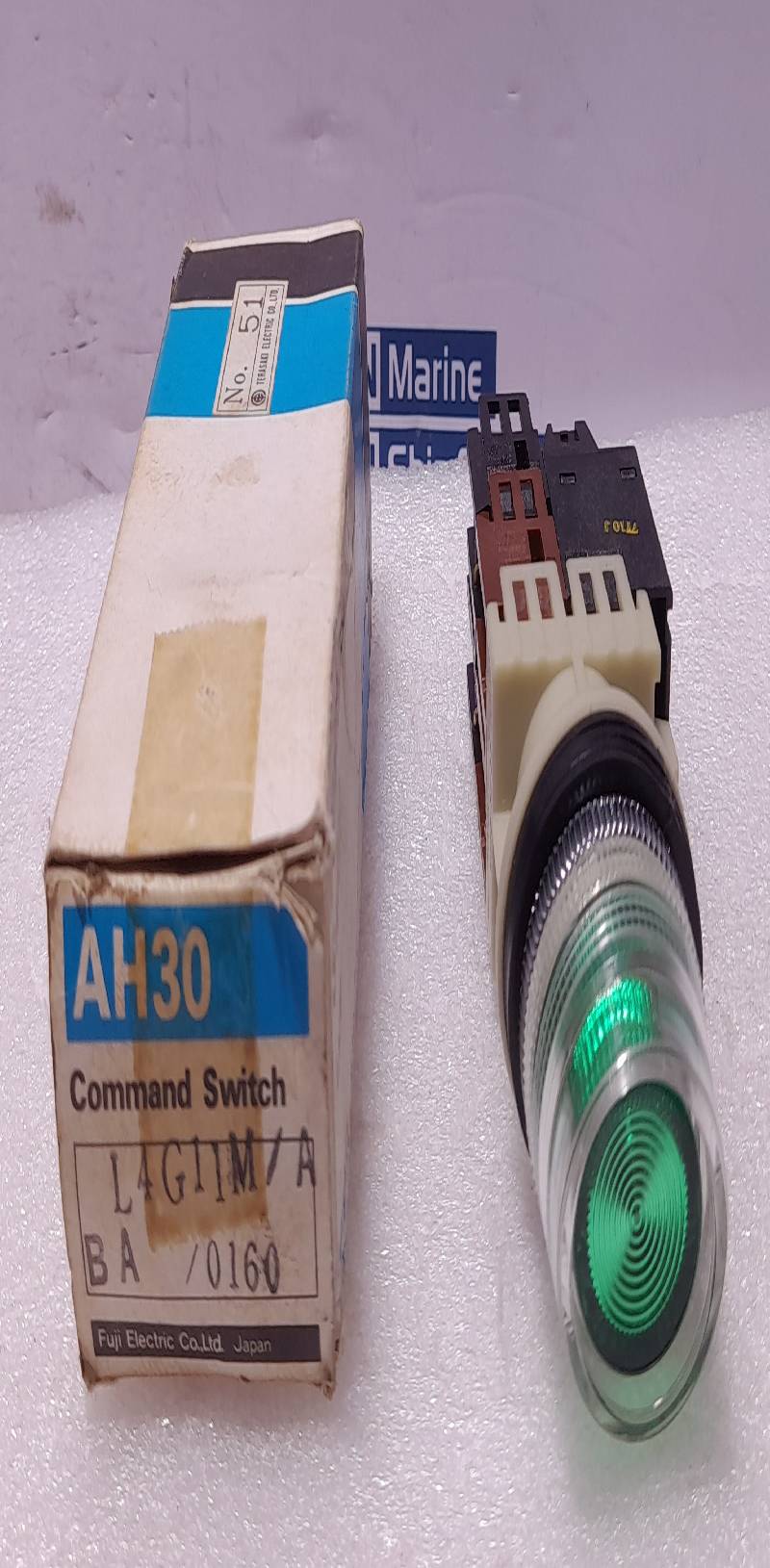Fuji Electric AH30-L4-BA-0160 Illuminated Push Button P.V. 200-220V 50/60Hz Lamp 6.3V 1W LED 6V