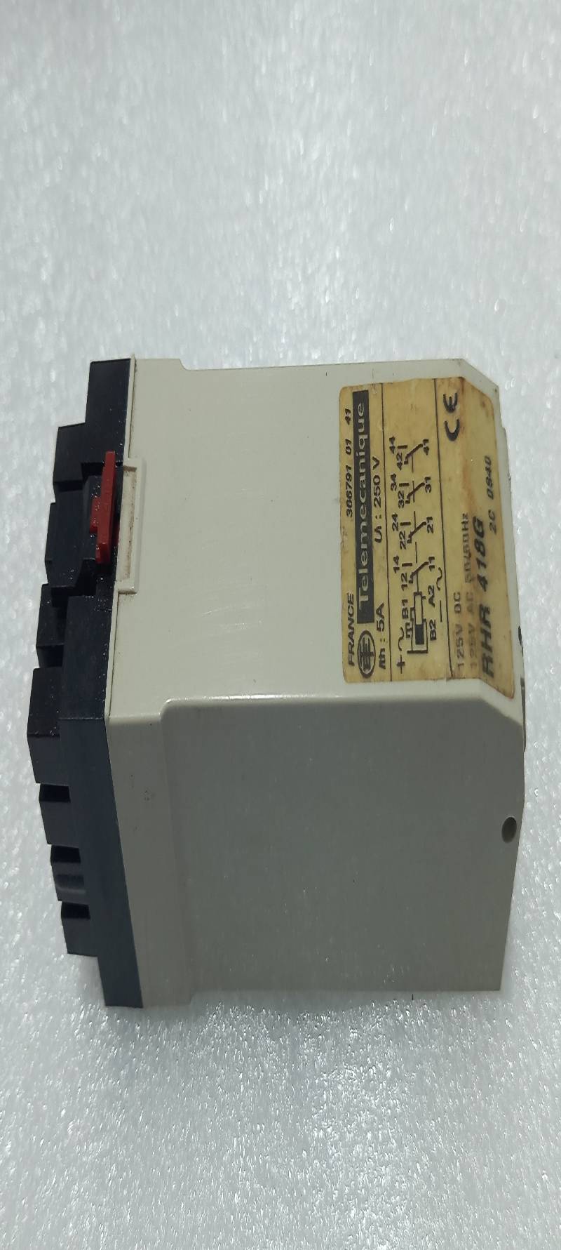 Telemecanique RHR 418G Time Delay Relay 125V DC 125V AC 50/60Hz