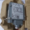 Square D 9012GBW-1 Ser-C Industrial Pressure Switch Class-9012 Type-GBW-1 