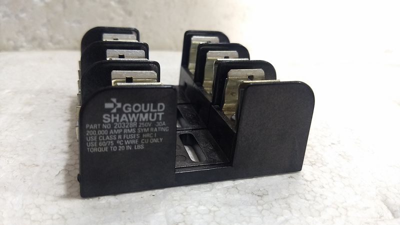 GOULD SHAWMUT 20328R 3 POLE 250V 30A FUSE HOLDER