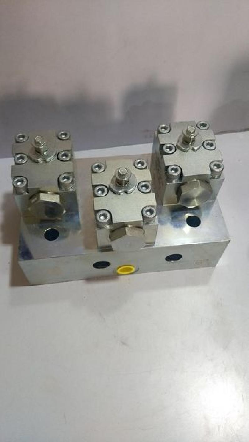 Hydac valve block 330656S Hydraulic Pressure Vlv block w/3pc KHP-10-1112 5000PSI