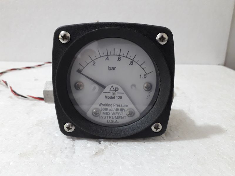 MID WEST 120SA-00-O AA MAX W.P 6000 PSI TEMP:F200  SEALS:BUNA-N PRESSURE GAUGE