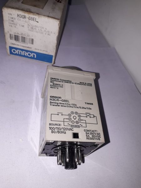 Omron H3CR-G8EL Timer