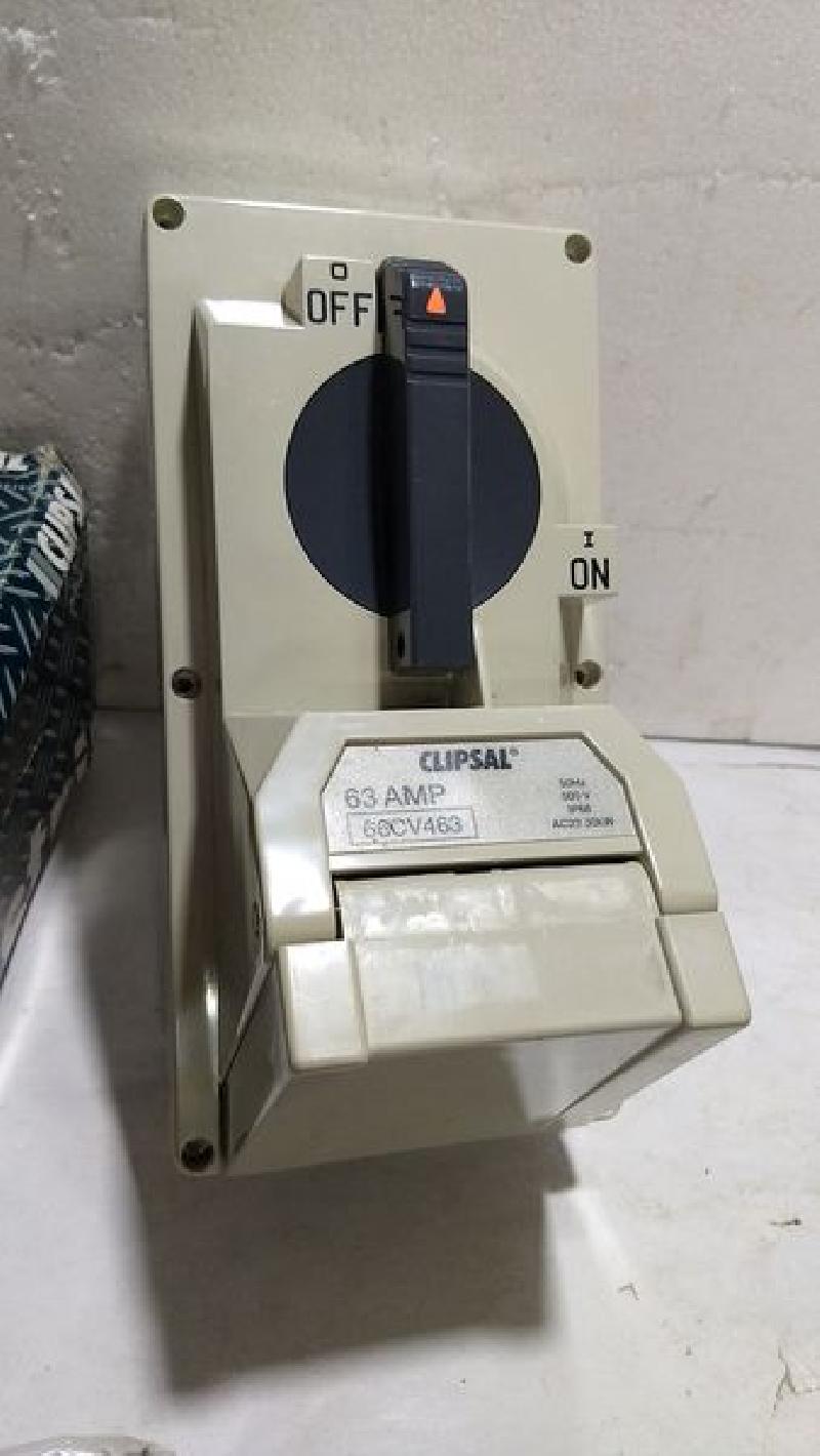 Clipsal 66CV463 Combination Switched Socket Outlet 4 Round Pins 3 PHase 63A 500V