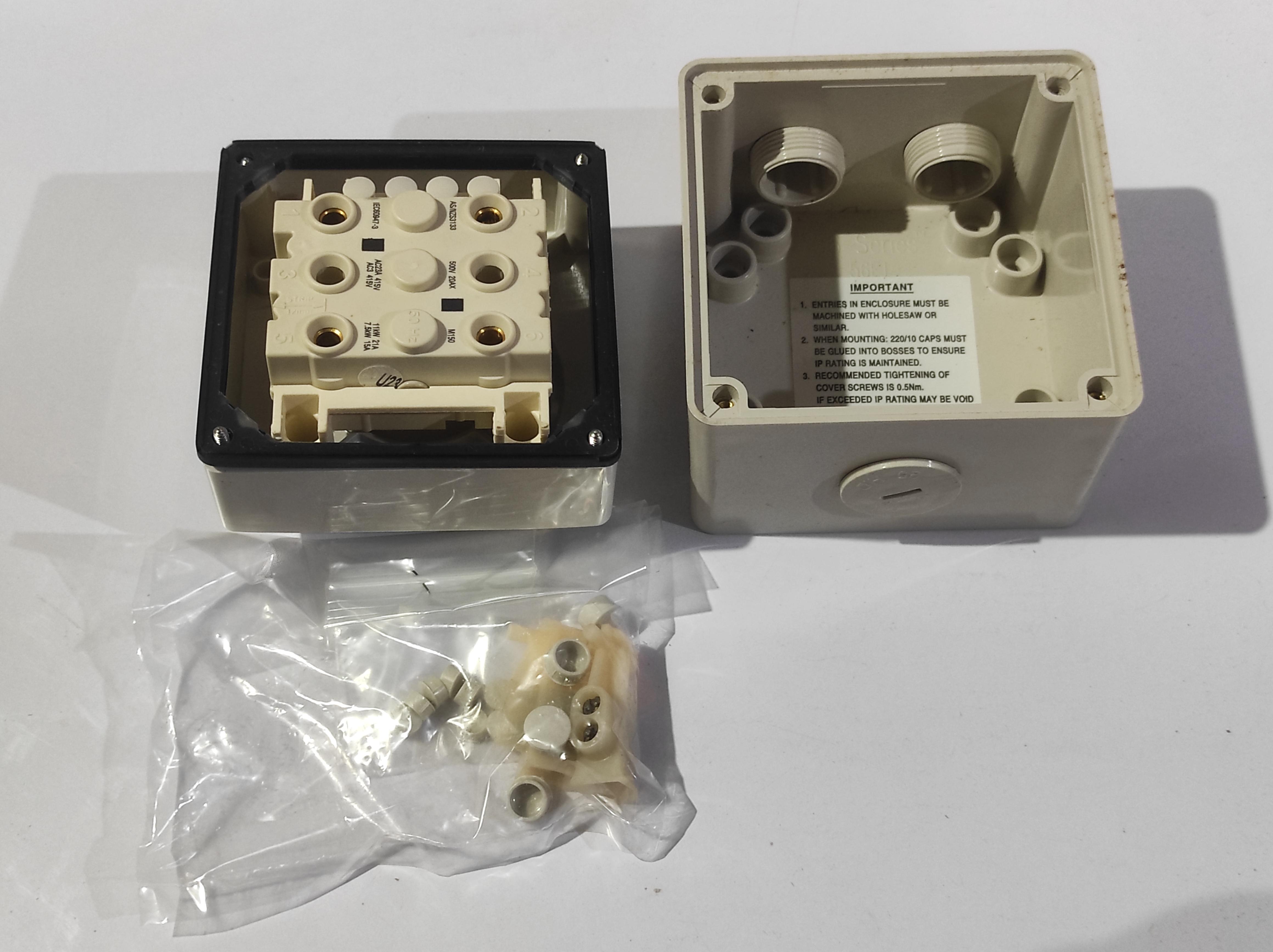 Clipsal 56SW220 Surface Switch Double Pole