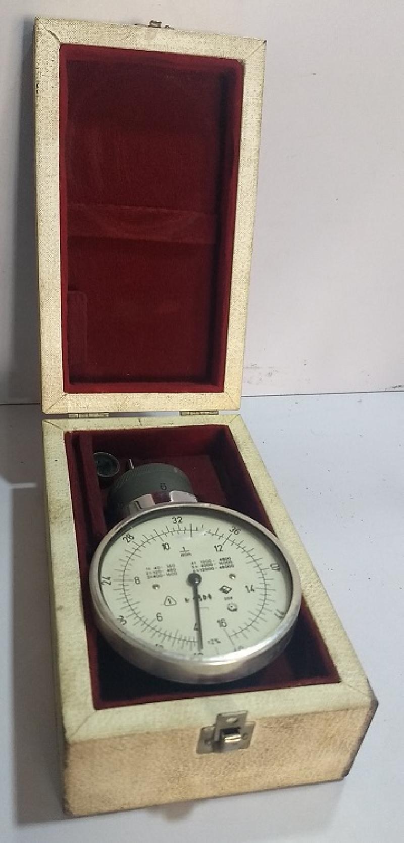 Hand tachometer Typ:23 / H 6 GDR - VEB Messgeratewerk Range:40-48000 rpm