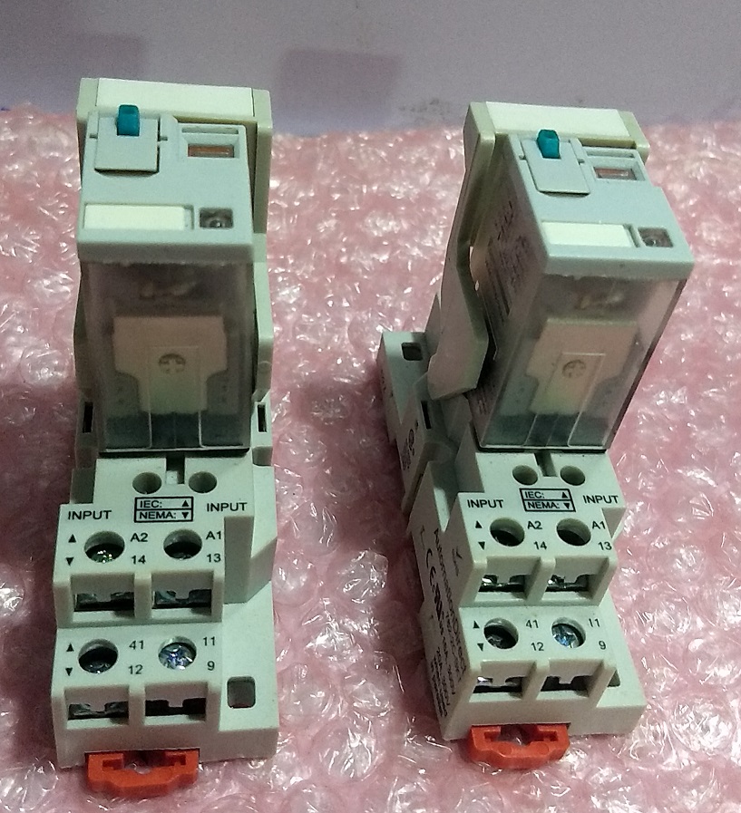 Automation Direct 782-2C-24D Relay 24VDC With 782-2C-SKT Locking Socket 2 pc lot