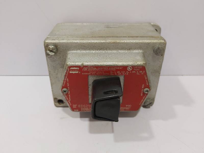 Crouse Hinds EDS2184S 153 Pushbutton Control Station 1, Single-gang EDS2184S153