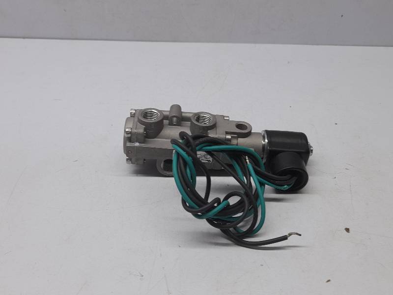 Versa CGS-3331-316-NE1-D024 Solenoid Valve 24VDC 7W PSIG 25 Min-150 Max Bar 1.8 Min-10.3 Max