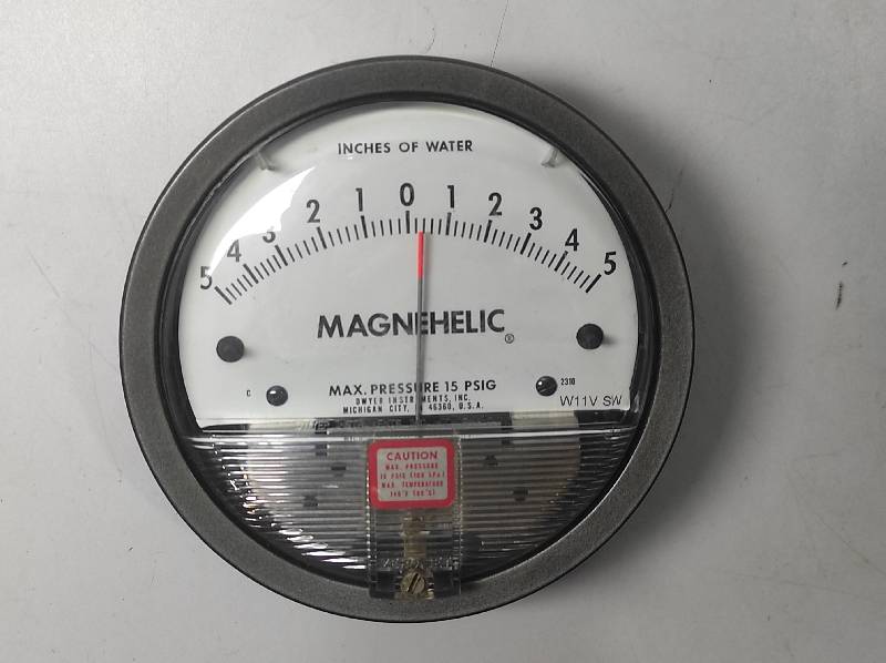 Dwyer Magnehelic Pressure Gauge Max Pressure 15 PSIG