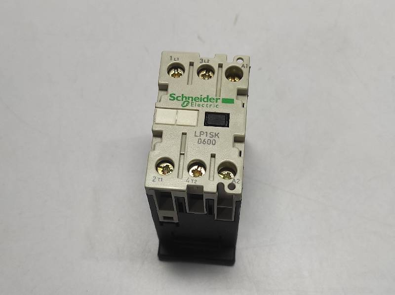 Schneider LP1 SK0600BD Contactor 27 mm 24VDC