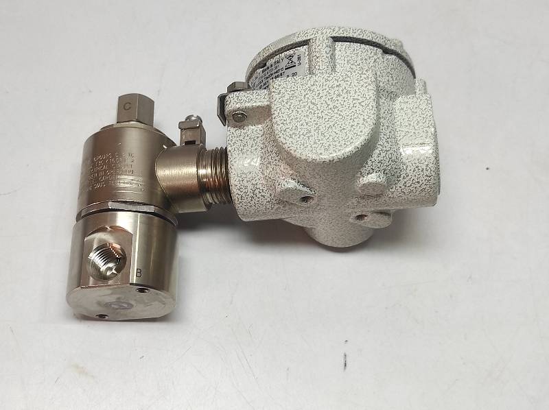 Versa E5SM-3301-23-316-H2-XNW-D024 Solenoid Valve With Cortem 2014 SC-14.1 Junction Box