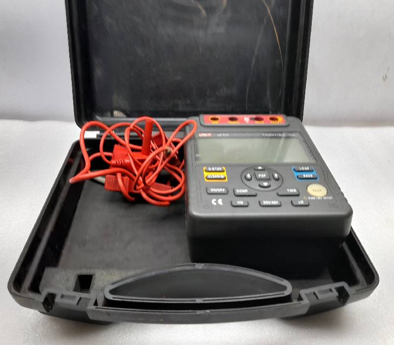 UNI-T UT 511 Professional Insulation Tester