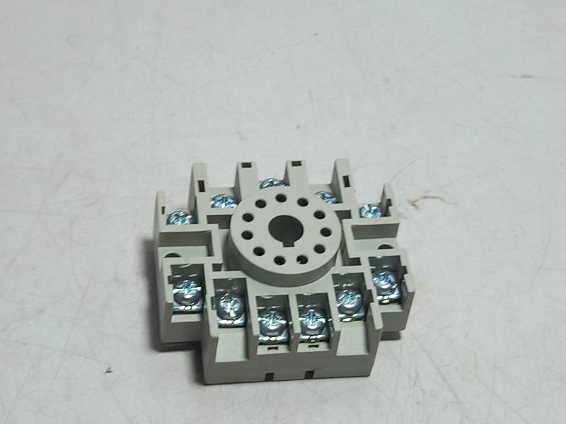 POTTER&BRUMFIELD KR14DGE27E892  24VDC RELAY WITH RELAY BASE  CONTRACTORS RELAY