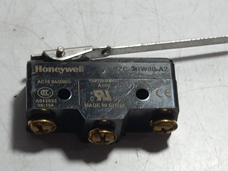 HONEYWELL 8ZC-2RW80-A2 LIMIT SWITCH  AC15 3A/250V  A600 