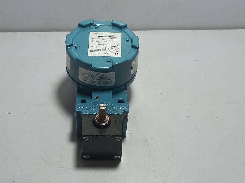 Honeywell BX4A3K-1A Micro Switch / Pilot Duty 720VA 800VAC Max / BX4A3K1A