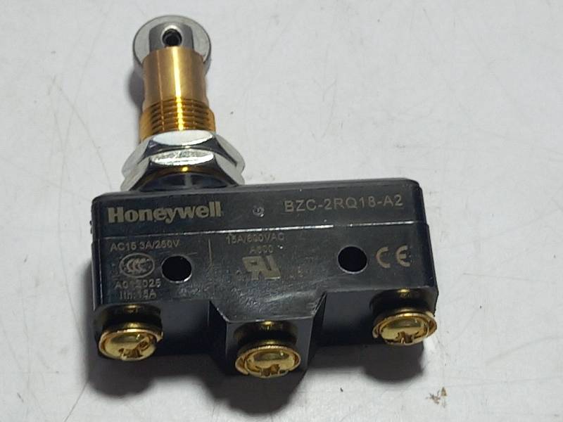 Honeywell BZC-2RQ18-A2 Micro Switch / 15A/600 VAC, A600 / A012025 /AC 15 3A/250V