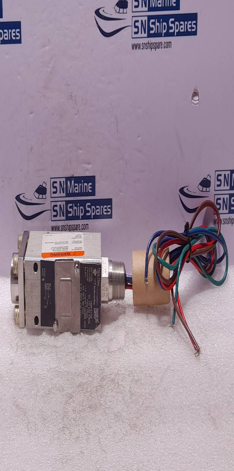 ITT Neo Dyn 132P41C6 Adjustable Pressure Switch Range 50 To 250 PSIG Proof 7500 PSIG