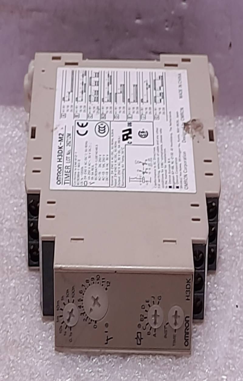 Omron H3DK-M2 Digital Timer Relay t: 0.1S-1200h 24-240V AC/DC