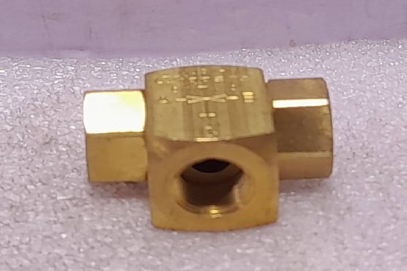 Quincy Compressor 90084 Shuttle Control Valve 1 ¼ Inch Size 2PCs In Lot