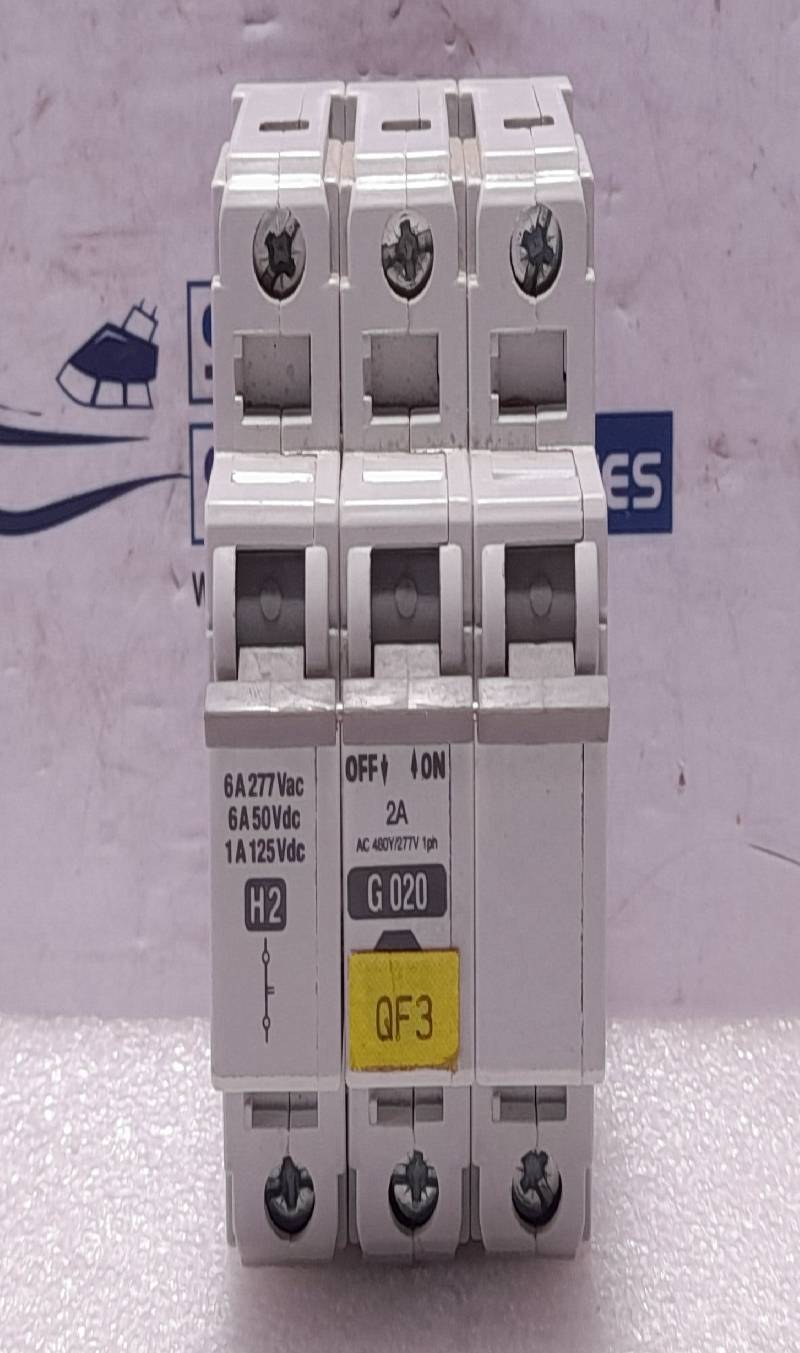Allen Bradley 1492-CB3, 1492-CB2, Triple Circuit Breaker 4PCs In Lot