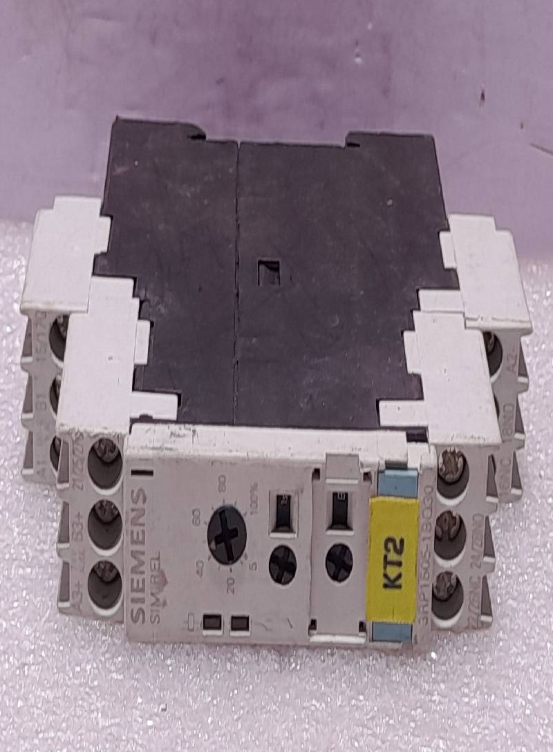 Siemens 3RP1505-1BQ30 Multi Function Time Relay Ui: 300V 3RP1505-1BQ30