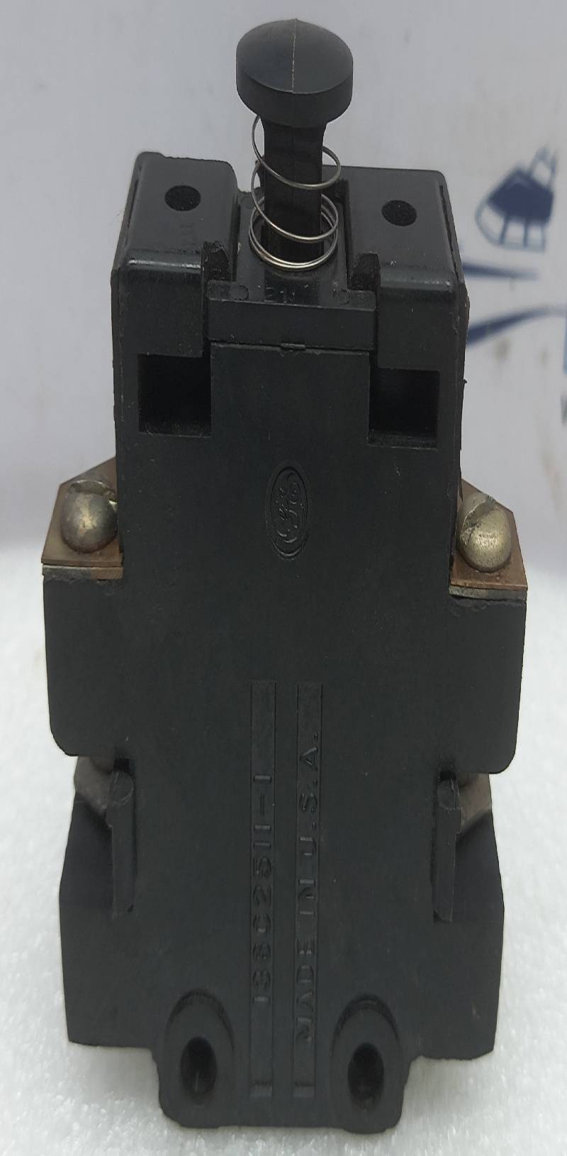 General Electric 136C2511 Auxiliary Contact Block Push Button
