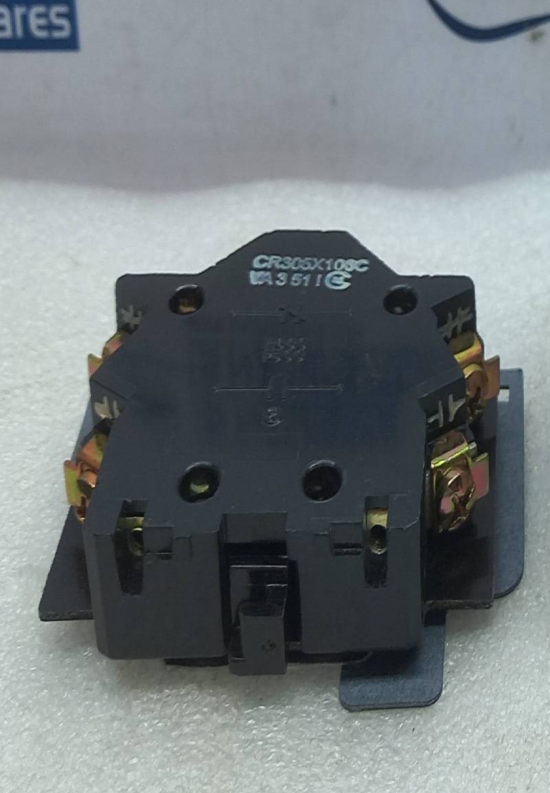 General Electric CR305X100C Auxiliary Contact For Size 0 & 1 NO/NC Basic Block