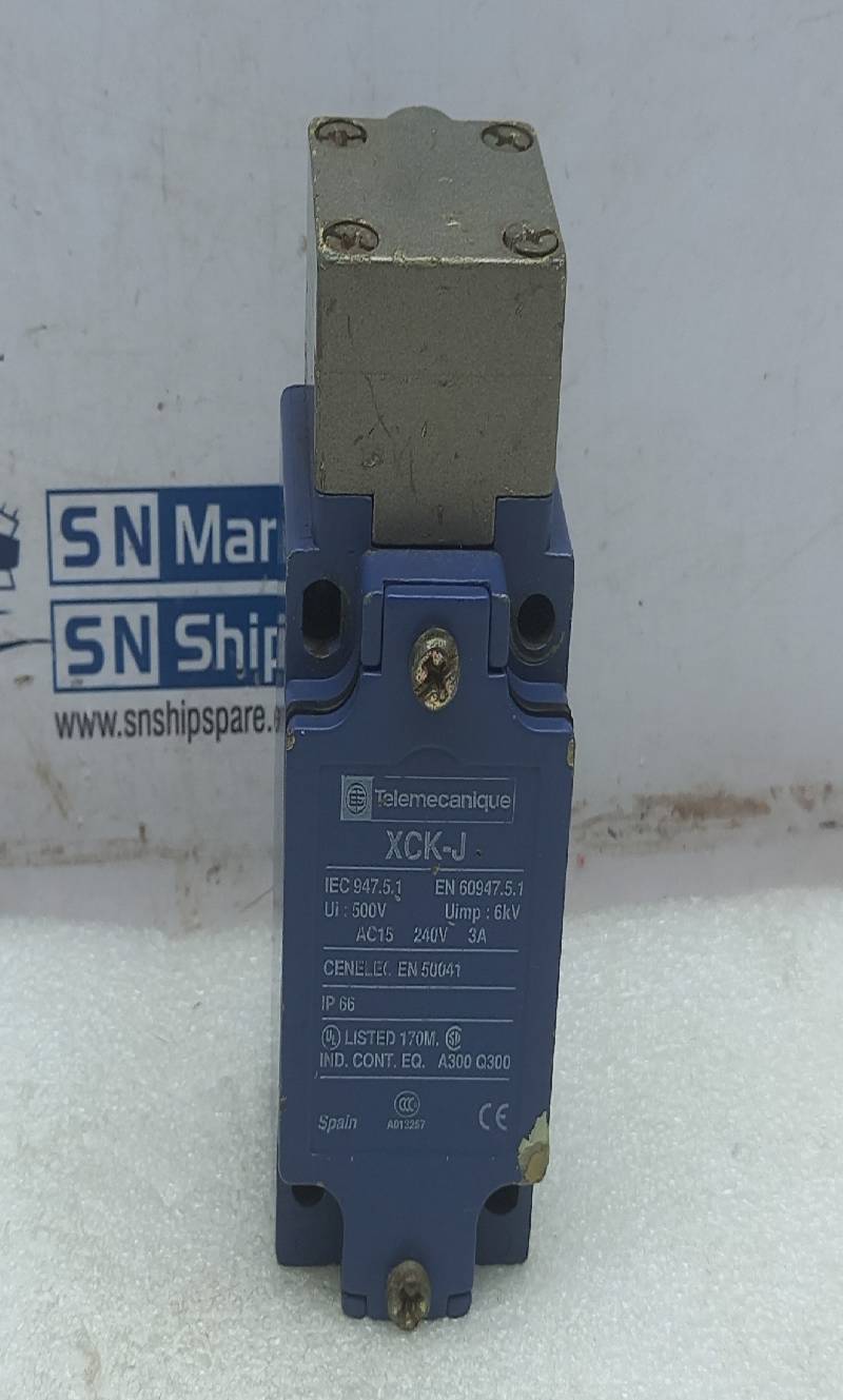 Telemecanique XCK-J Limit Switch AC15 240V 3A With ZCK-E05 Head