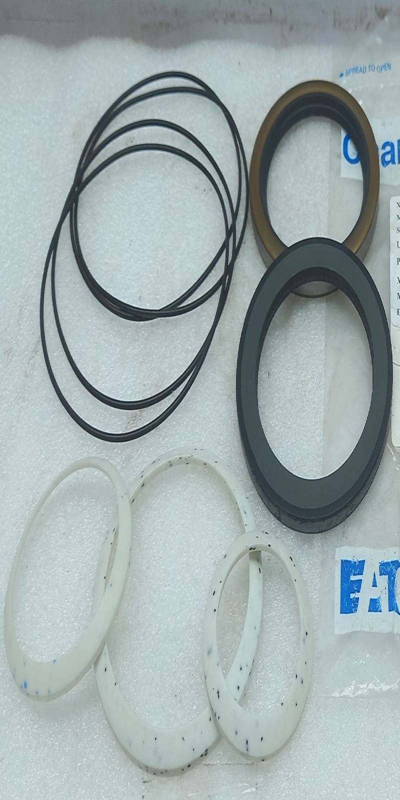 Char-Lynn 61315-000 Seal Kit 1-1/2 In Splined Shaft Eaton