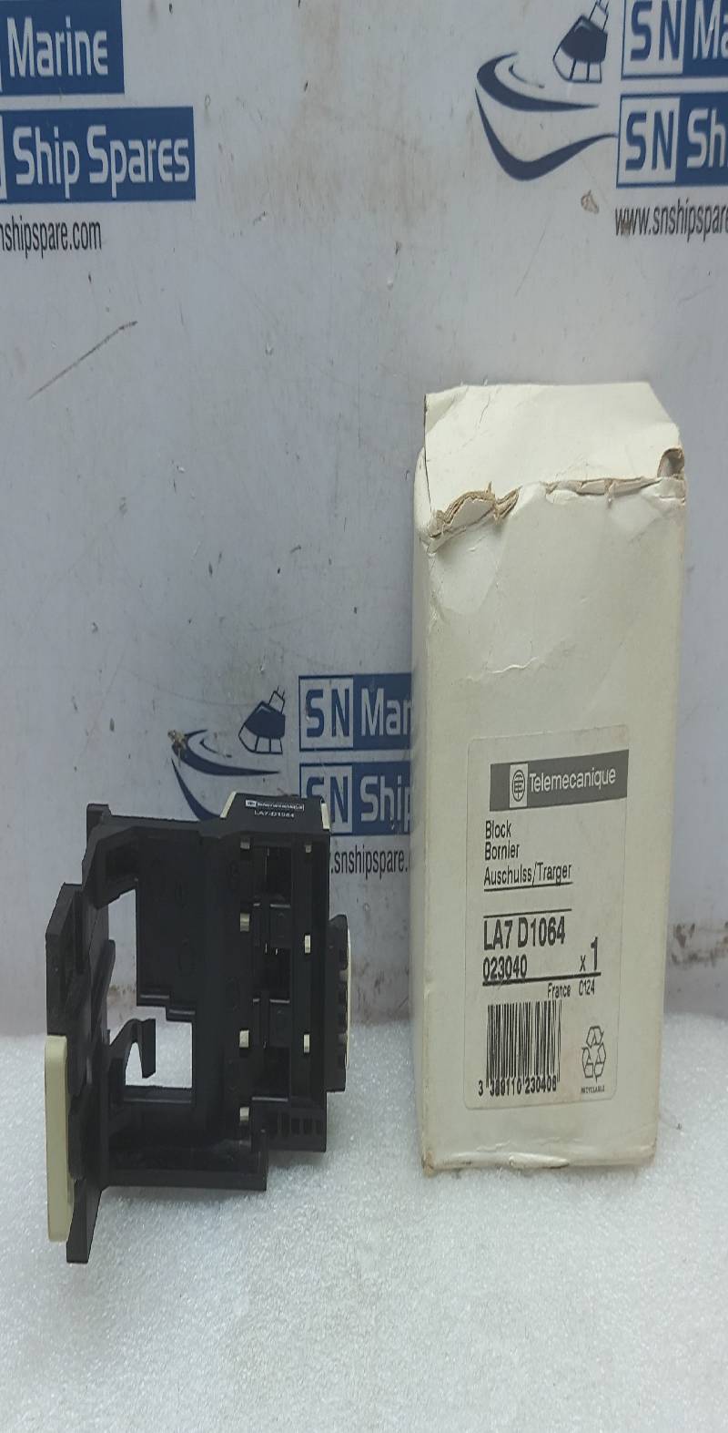 Telemecanique LA7 D1064 Block 023040
