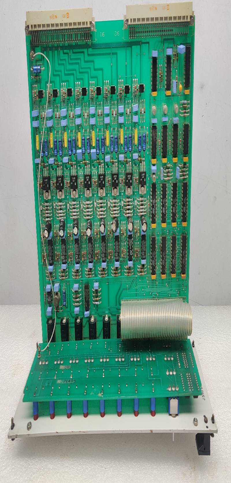 MICRODATA MD8810 SECTION CONTROL UNIT PC 88-381 C