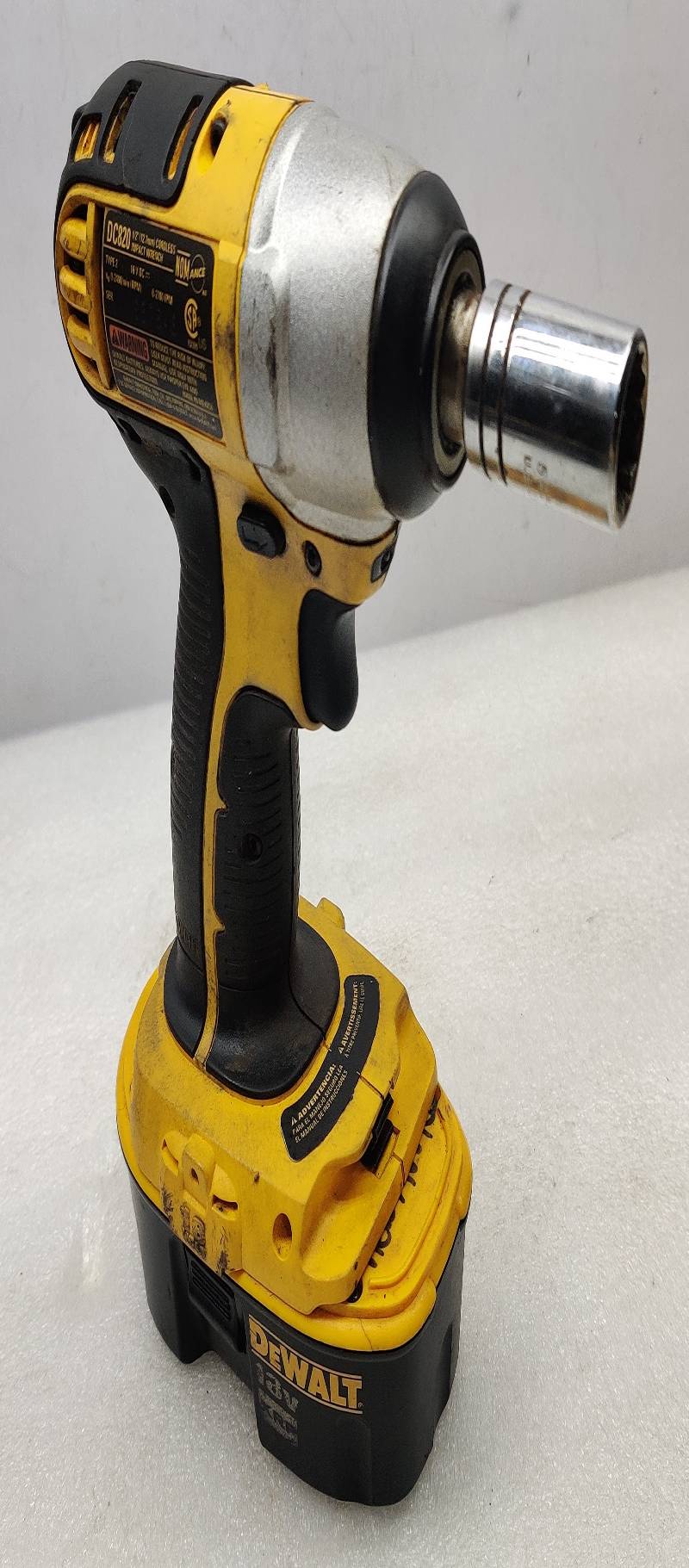 DEWALT DC820 CORDLESS IMPACT WRENCH Type: 2 18VDC 0-2700 IPM DC820KA