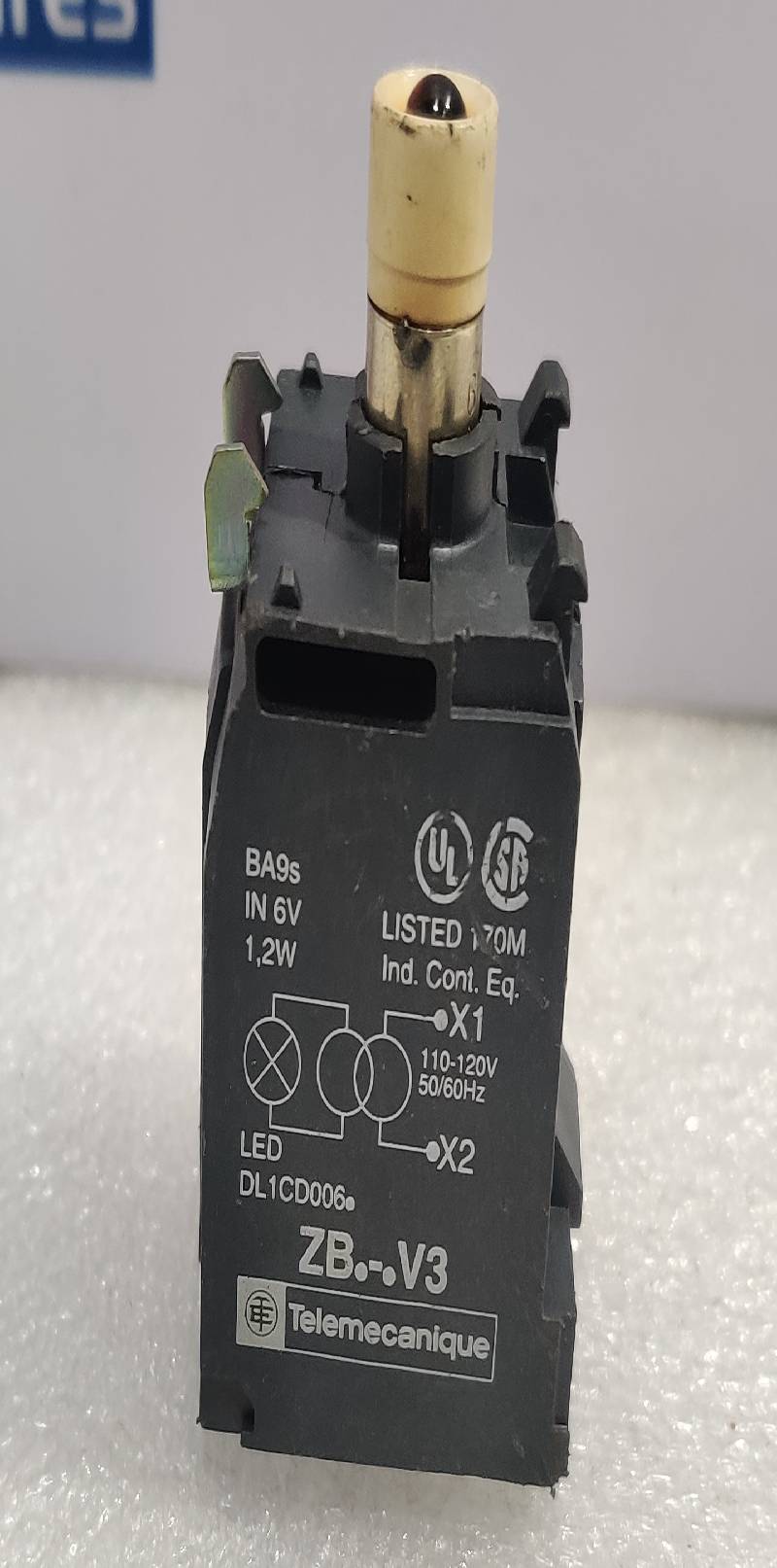 Telemecanique ZBV3 Pilot Light Contact Block 110-120V 50/60Hz 2PCs In Lot