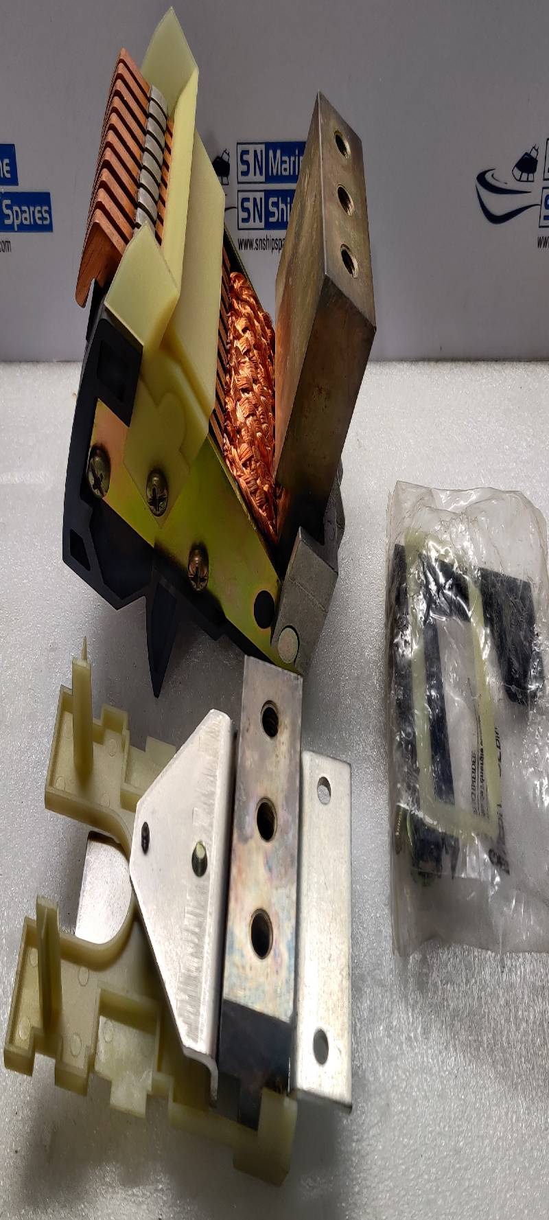 Merlin Gerin TC4164 116 0685648C Masterpact Fixing Pole 50/63