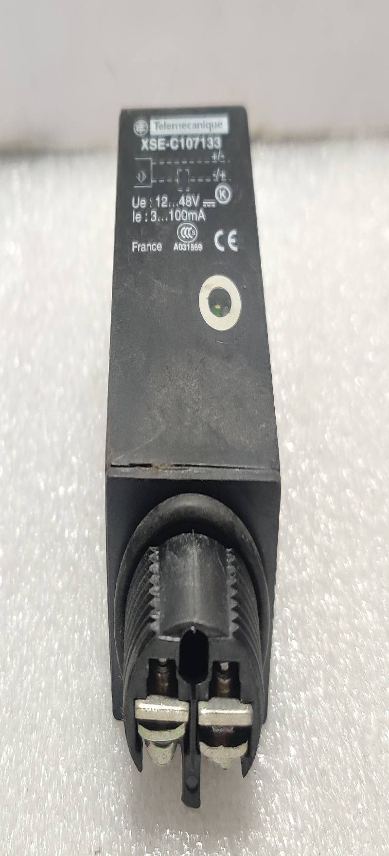 Telemecanique XSE-C107133 Proximity Switch Ue: 12..48V Ie: 3...100mA