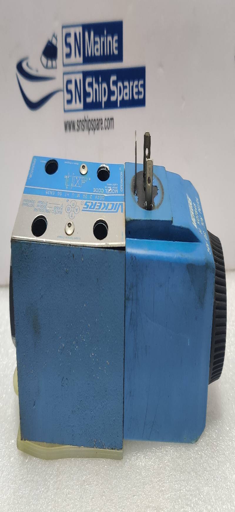 Vickers DG4V 3 2A M U H7 60 EN38 Directional Control Valve H507848 24V DC 30W