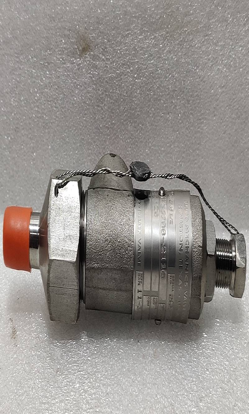 Fluid Mechanics 38200-2210 Safety Relief Valve ¼” NPT Set Press Psig 120
