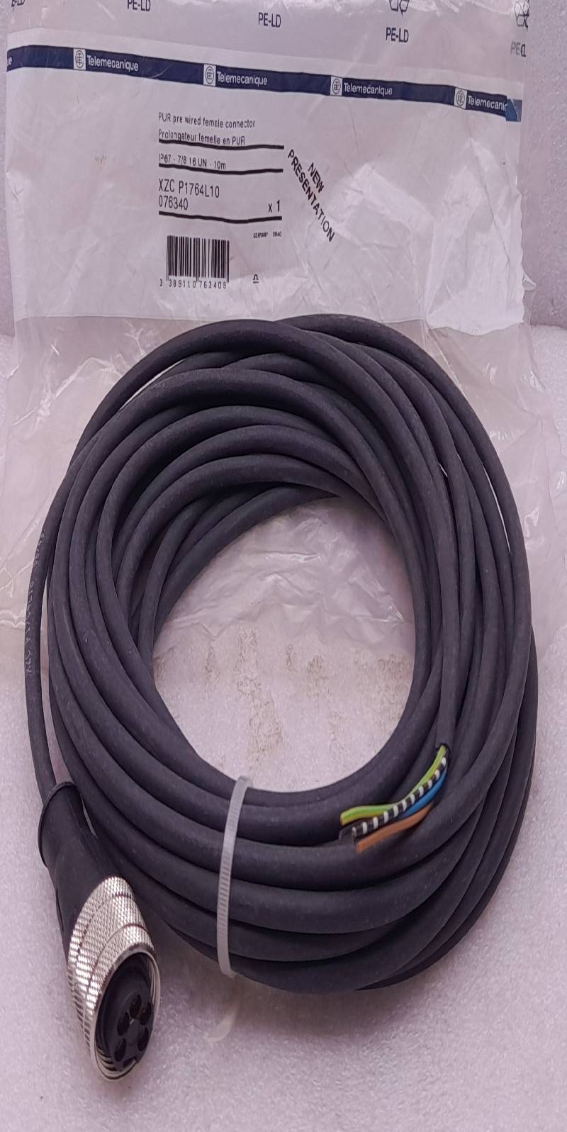 Telemecanique XZC P1764L10 Straight Female Connector 7/8Wired 16UN 