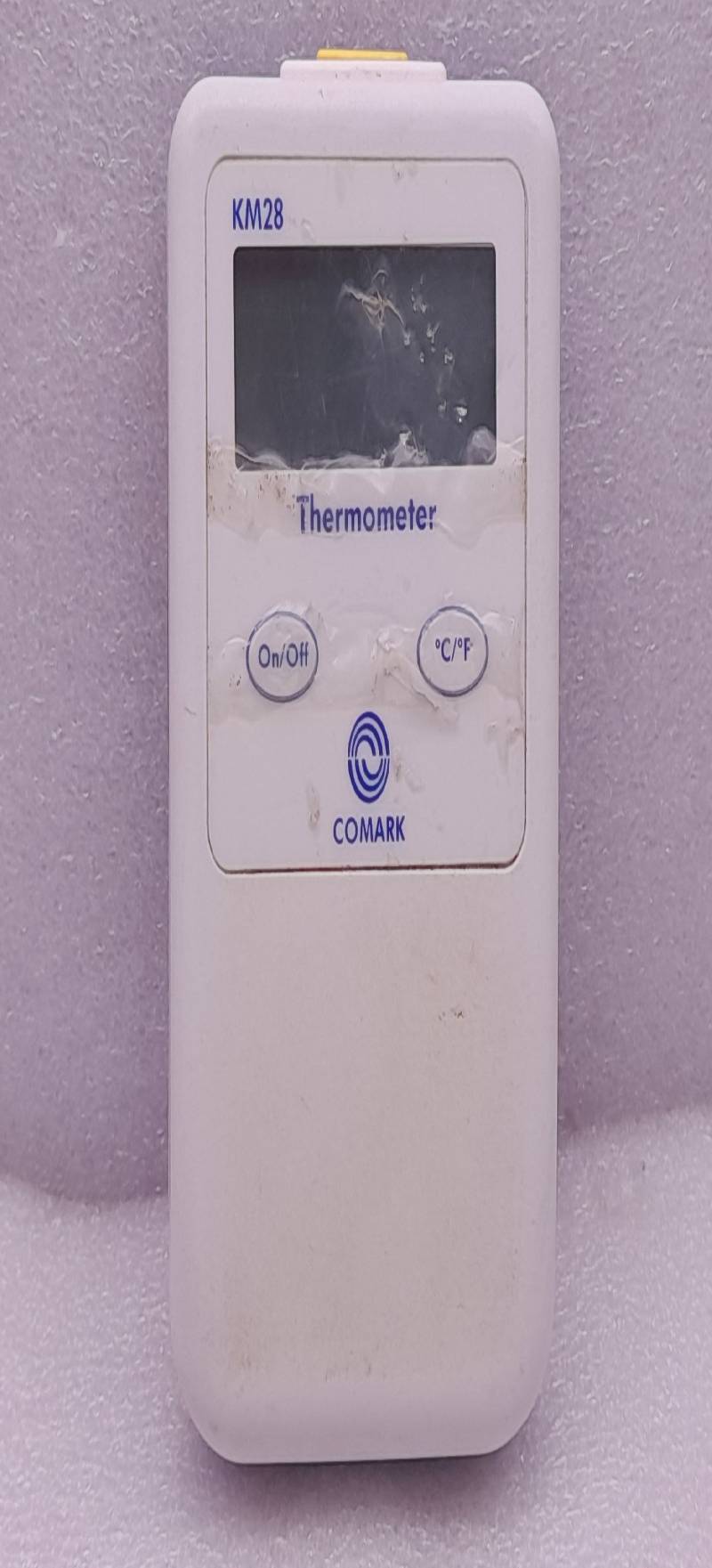 Comark KM28 Thermometer  Battey Type 6LF22 6F22