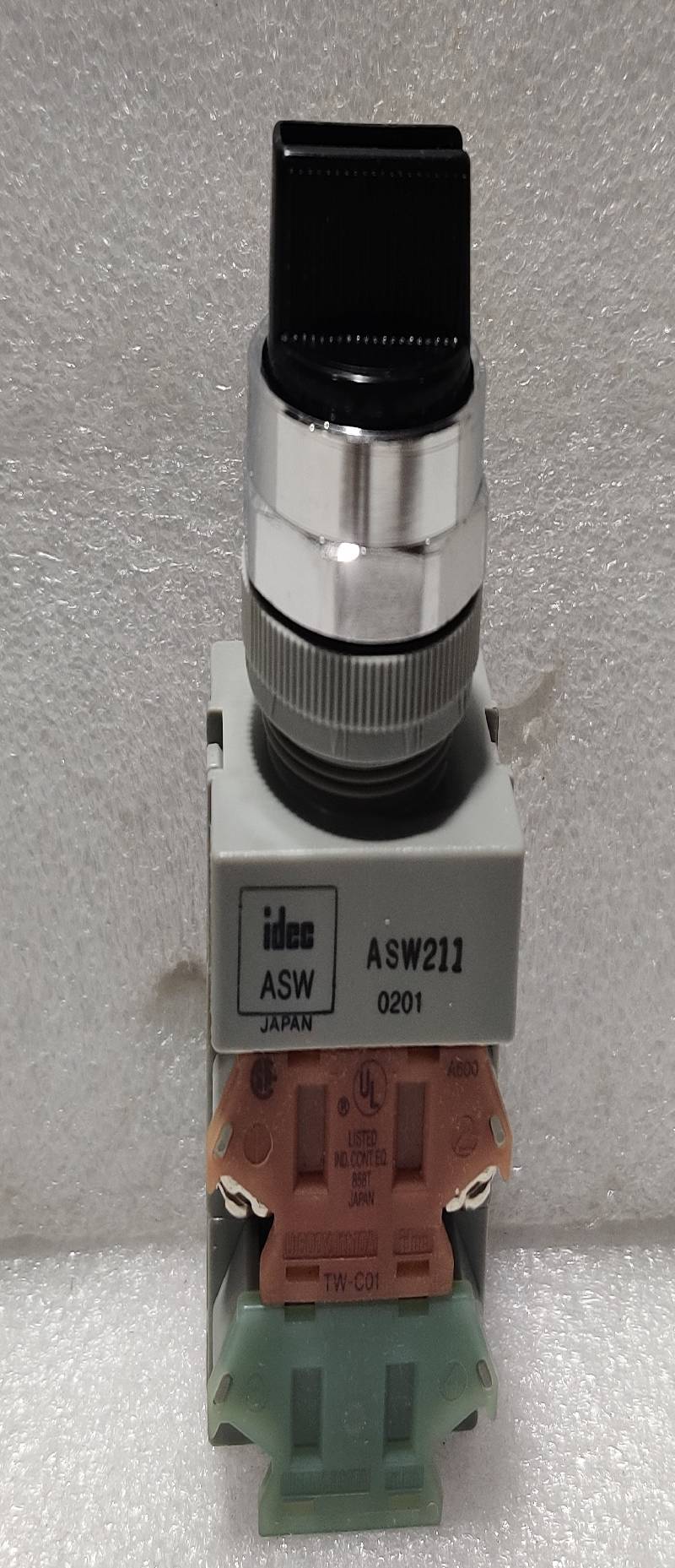 IDEC ASW211 HEAVY PILOT DUTY AUTO MANUAL SWITCH 120-600V AC