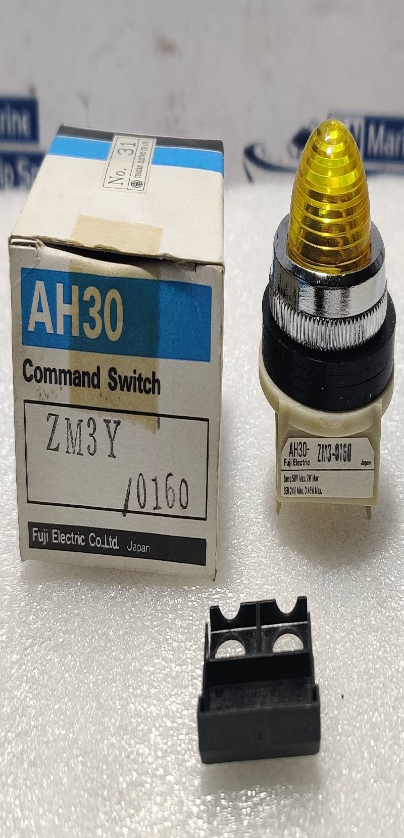 Fuji Electric AH30 AM3Y-0160 Indicator Light 50V Max. 2W Max 24VMax. 0.48W Max