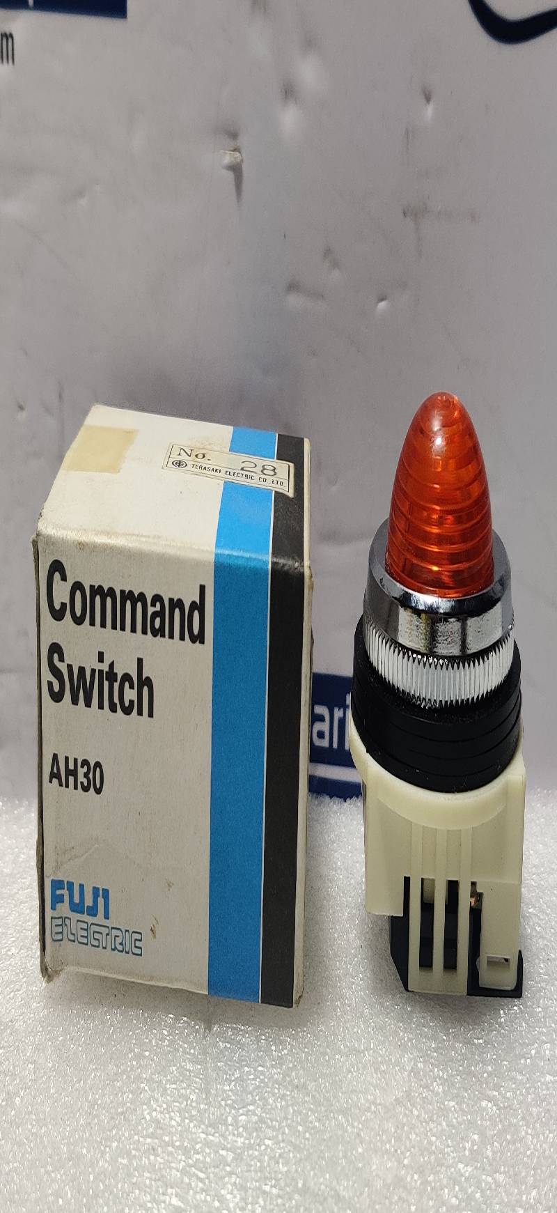 Fuji Electric AH30-ZM3W-0160 Command Switch Orange Pilot Light 50V 2W Max